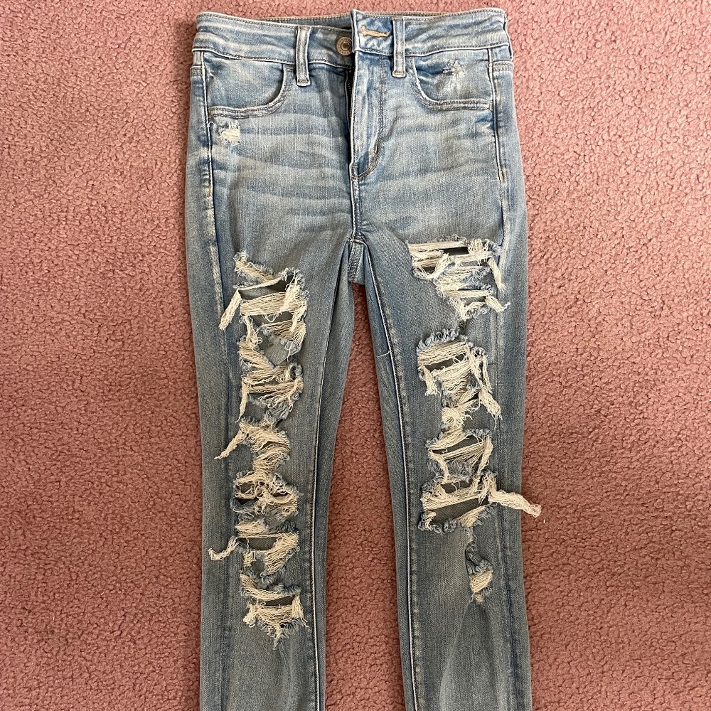 American Eagle light wash skinny jeans